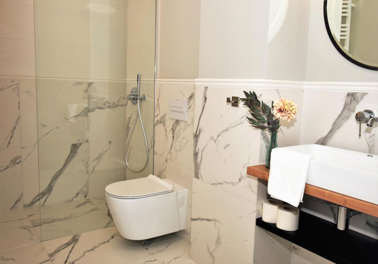 Patio Riverfront Aparthotel Gdansk Ngoại thất bức ảnh